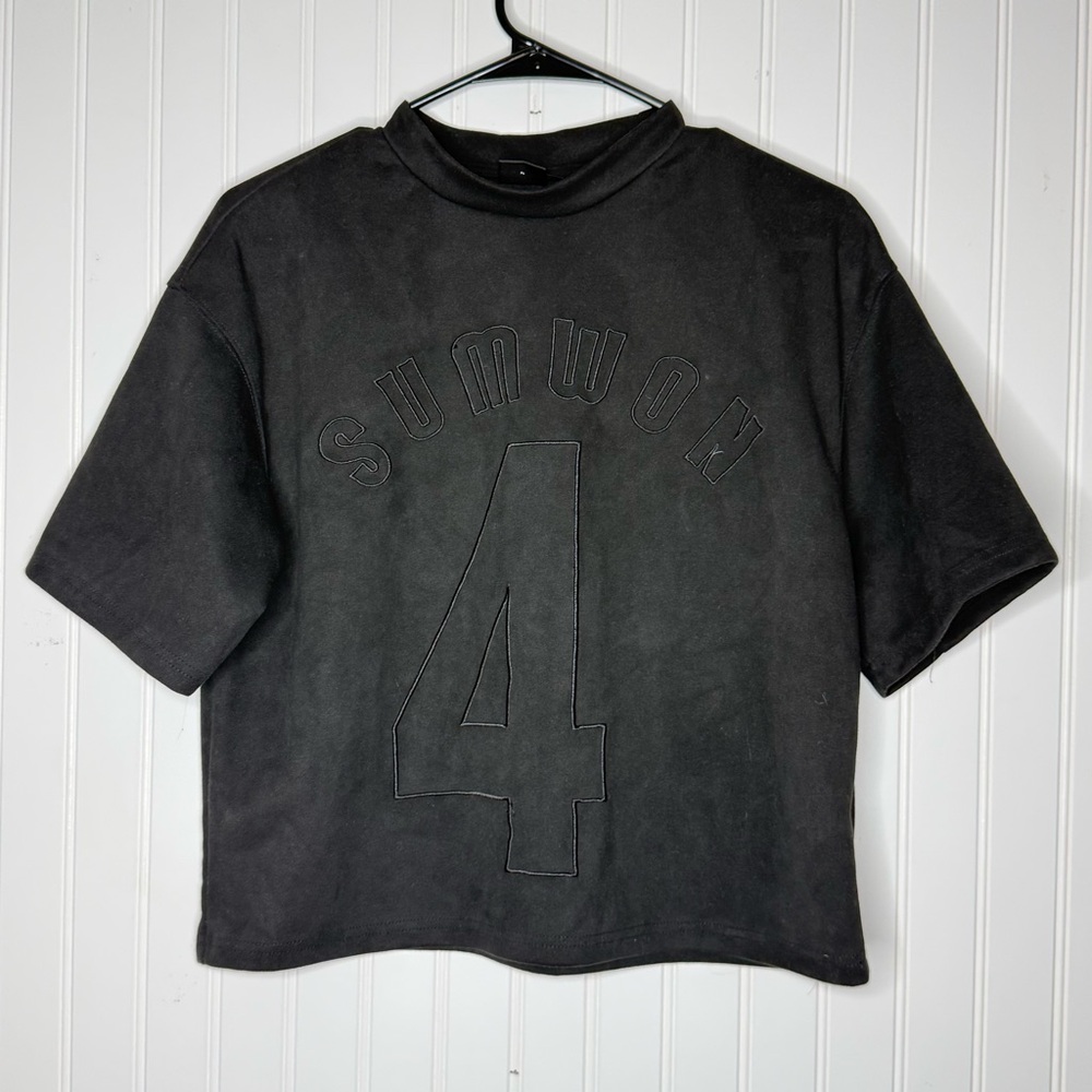 SUMWON varsity letter number four embossed (faux suede) short sleeve top Medium